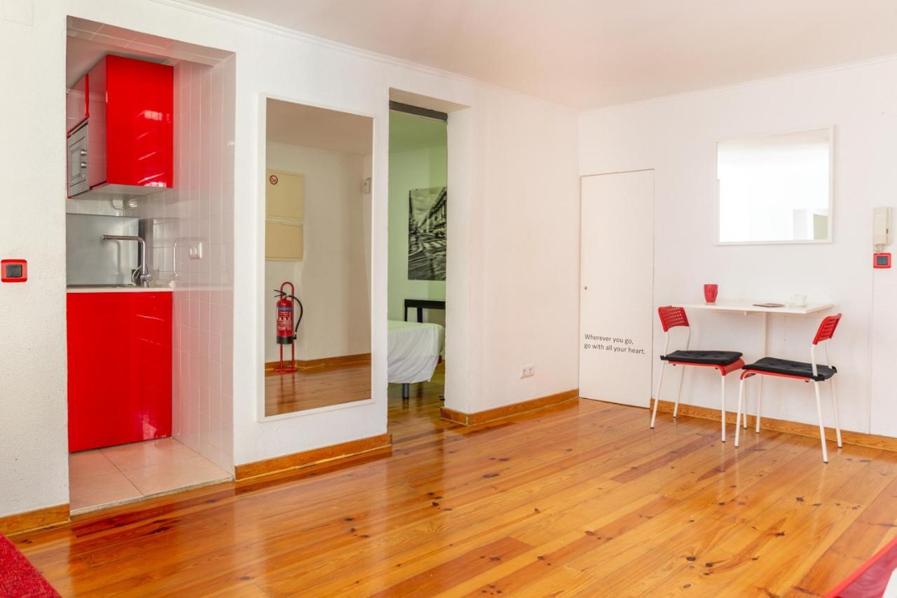 Studio In The Heart Of Alfama! Super Central! Lissabon Buitenkant foto