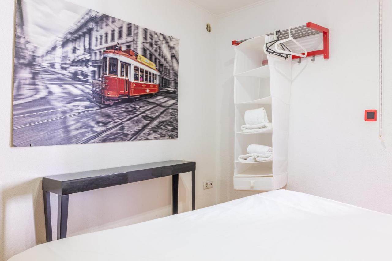 Studio In The Heart Of Alfama! Super Central! Lissabon Buitenkant foto