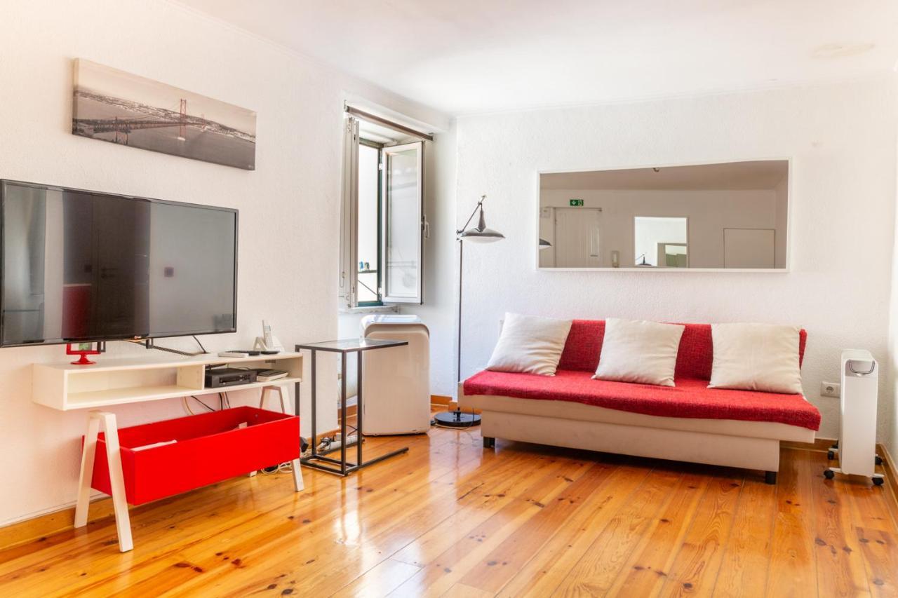 Studio In The Heart Of Alfama! Super Central! Lissabon Buitenkant foto