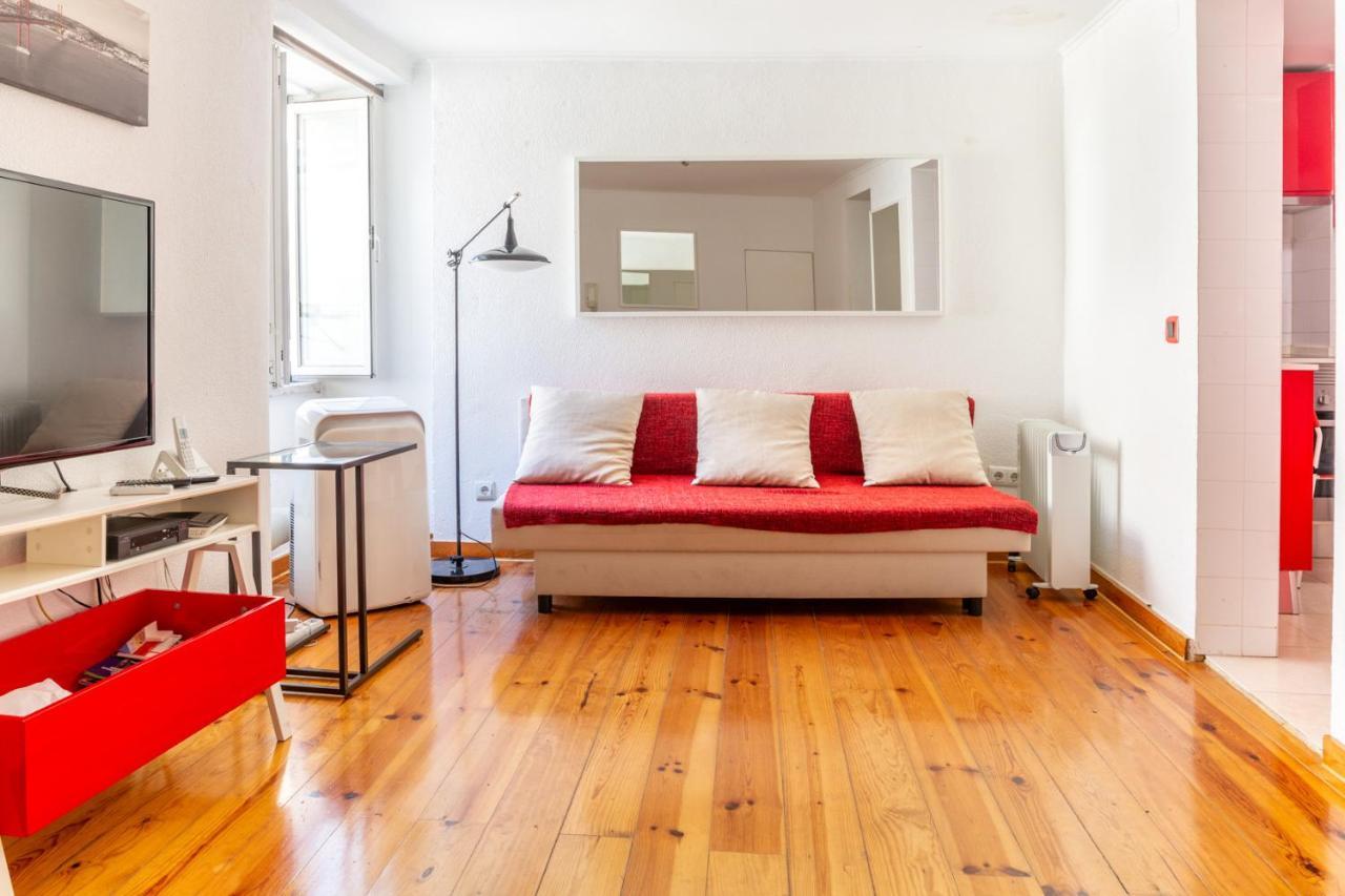 Studio In The Heart Of Alfama! Super Central! Lissabon Buitenkant foto